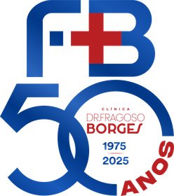 Selo comemorativo de 50 anos da Clínica Dr. Fragoso Borges, 1975 a 2025